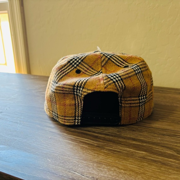 Burberry Designer Inspired New York Yankees Plaid Cap - Picture 6 of 9